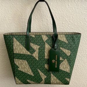 🔥🔥🔥Michael Michael KORS SINCLAIR MOSS MULTI LG GRAB TOTE 👜 brand new with 🏷